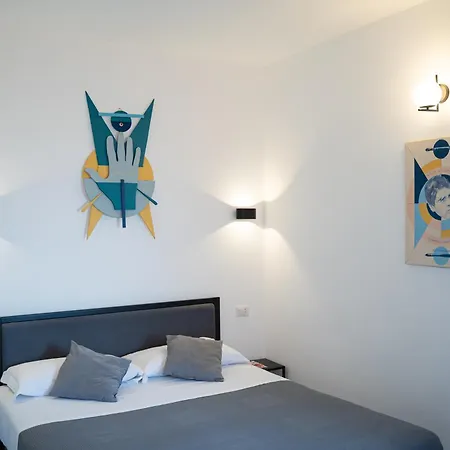 Fanfullart ゲストハウス ローマ