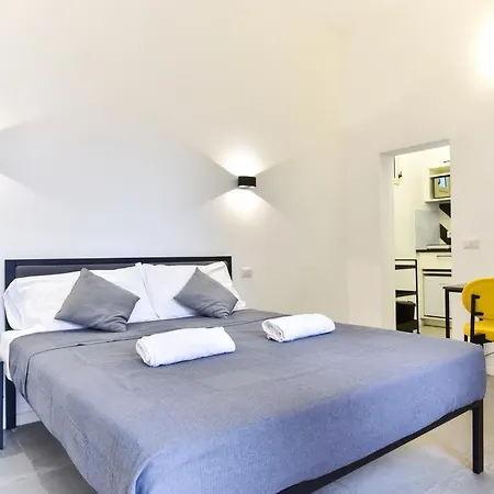 ゲストハウス Fanfullart ローマ