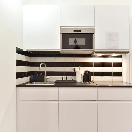 Fanfullart ゲストハウス 3*